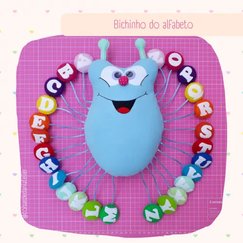 Bichinho do Alfabeto em Feltro
