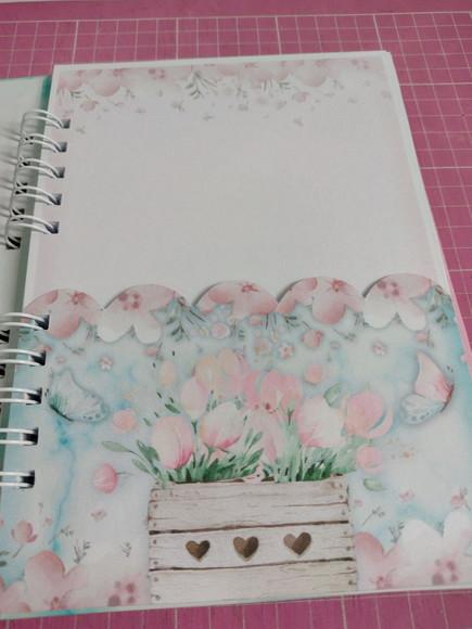 Caderneta de Vacina Floral Menina Personalizada + Brinde