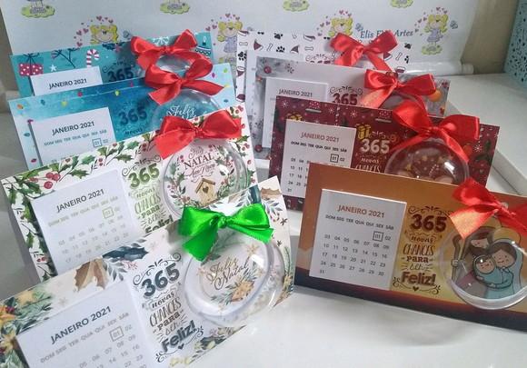 Calendario de Mesa 2026 Natal com Meia Bola de Acrílico