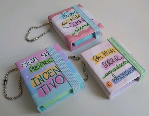 Lembrancinha Chaveiro post-its