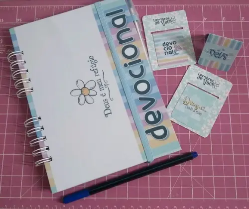 Caderno Devocional Diário Personalizado com Brinde