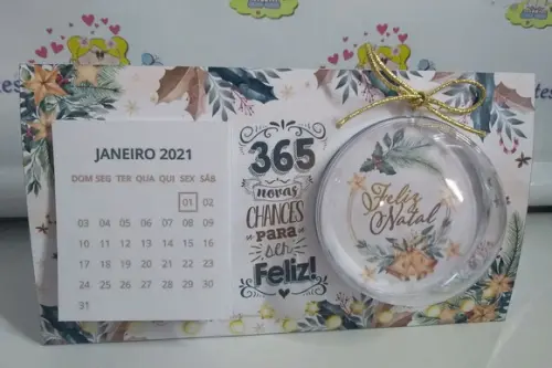 Calendário de Mesa 2025 Natal com Meia Bola de Acrilico