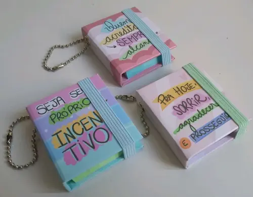 Lembrancinha Chaveiro post-its