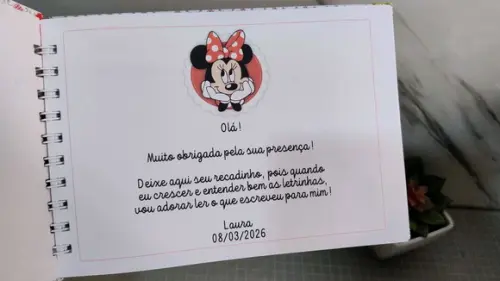 Livro de Assinatura Aniversário Infantil Minnie Vermelha
