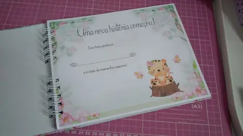 Livro do Bebê Safari Rosa Menina Personalizado