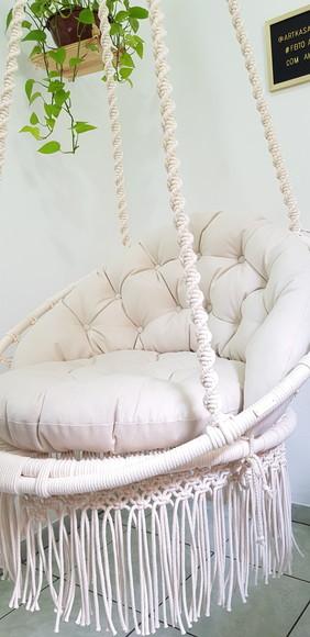 Cadeira Suspensa em Macrame com Almofadas