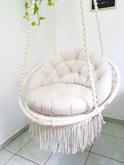 Cadeira Suspensa em Macrame com Almofadas