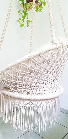 Cadeira Suspensa em Macrame com Almofadas