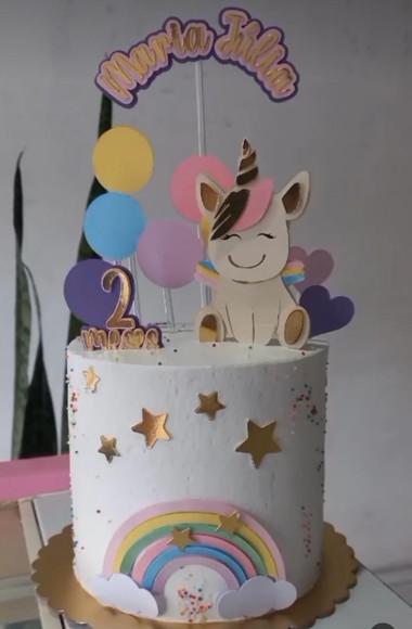 Arquivo de Corte Topo de Bolo Unicórnio Sentado Camadas