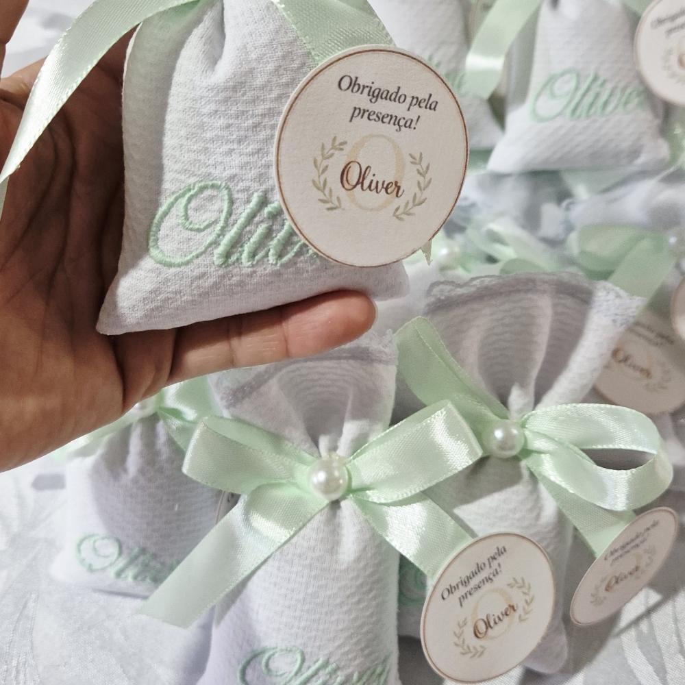 10 Sache Perfumado bordado com nome para Lembrancinha de batizado
