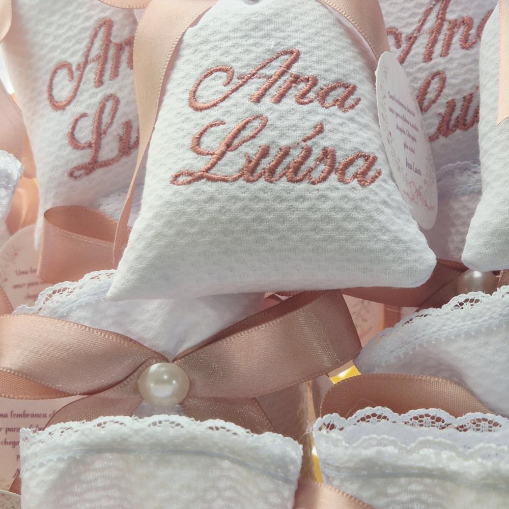 10 Sache Perfumado bordado com nome para Lembrancinha de batizado