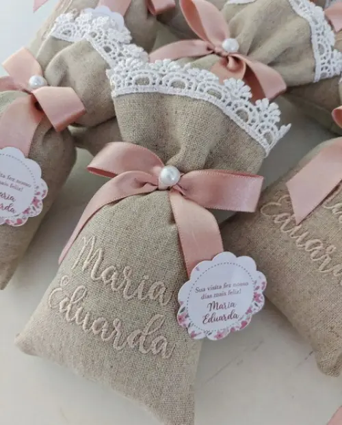 10 Sache Perfumado bordado com nome para Lembrancinha de batizado