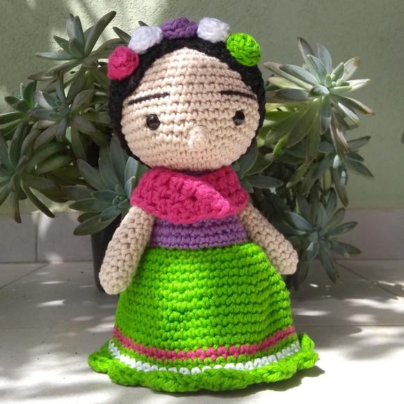 Frida Kahlo Amigurumi