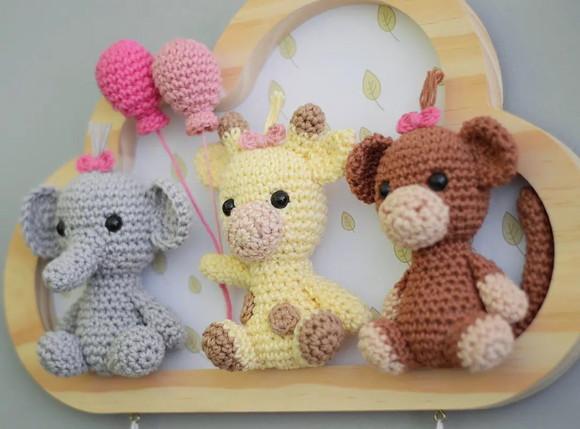 Porta Maternidade Safari Nuvem Amigurumi