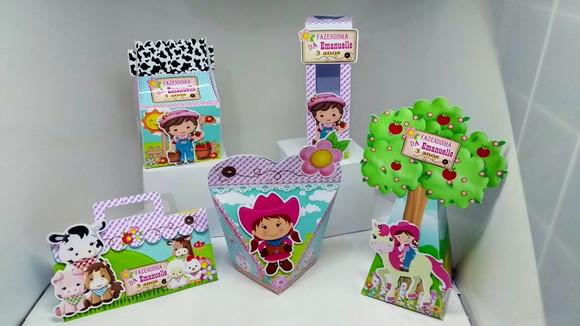 40 Personalizados da Fazendinha de Menina
