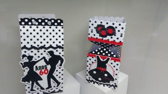 Kit 40 Caixinhas 3d Personalizadas Anos 60