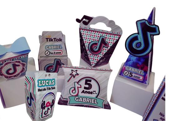 Kit 40 Personalizados Tik Tok