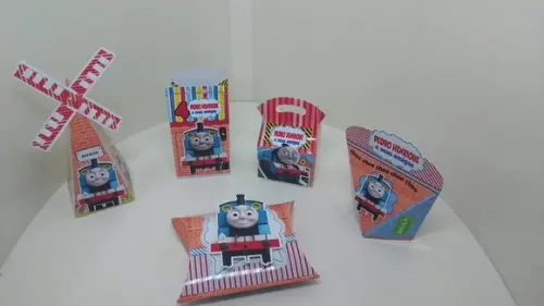 40 caixinhas 3d personalizadas Thomas e seus amigos