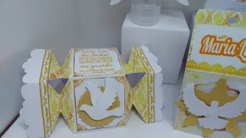 50 caixinhas personalizadas de batizado menina