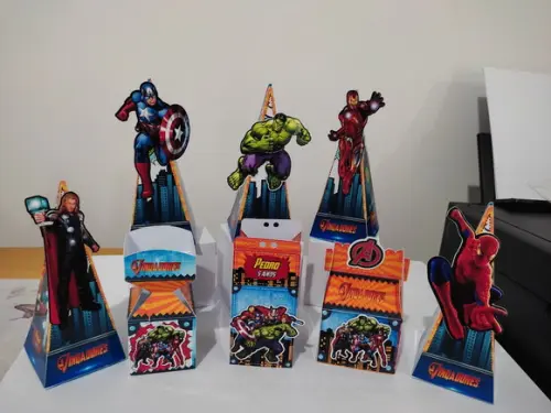 50 Personalizados Heróis