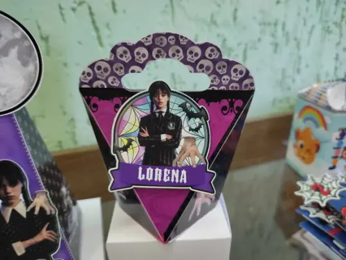 40 Personalizados Wandinha