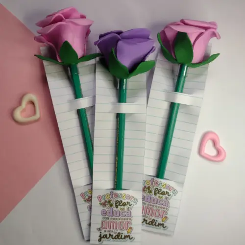 Kit 3 lápis com ponteira de Rosa em E.V.A.