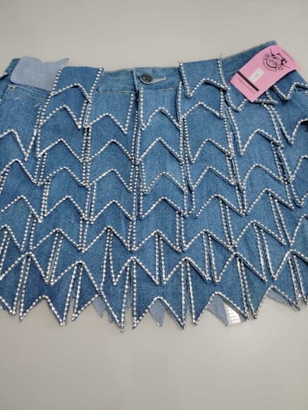 Saia Festa Junina Jeans com Bandeirinhas ( Manta Bijou)