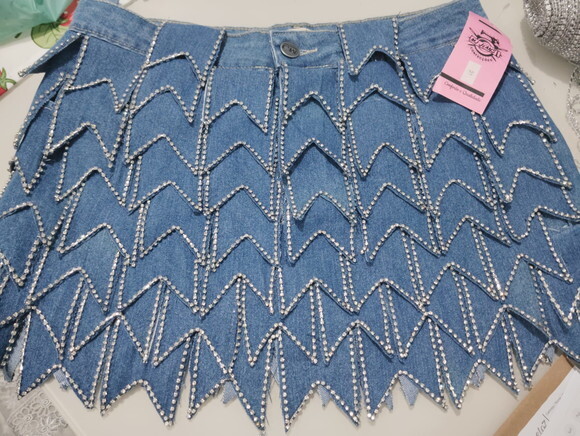 Saia Festa Junina Jeans com Bandeirinhas ( Manta Bijou)