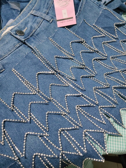 Saia Festa Junina Jeans com Bandeirinhas ( Manta Bijou)