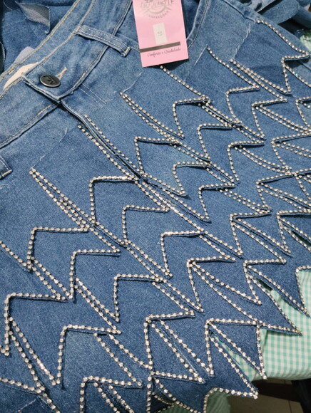 Saia Festa Junina Jeans com Bandeirinhas ( Manta Bijou)
