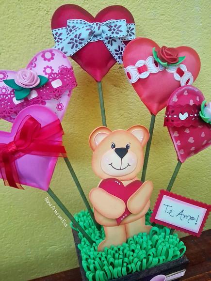 Vaso com Corações e Ursinho Presente de Dia das Mães