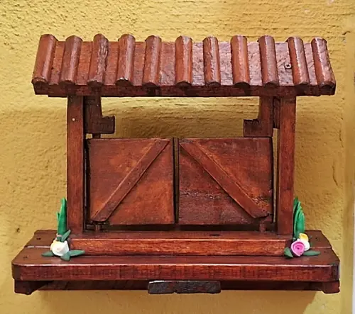Porteira de Madeira Envernizada Decorativa