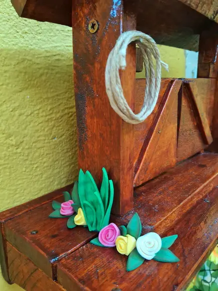 Porteira de Madeira Envernizada Decorativa