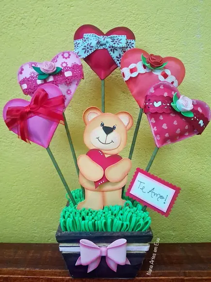 Vaso com Corações e Ursinho Presente de Dia das Mães