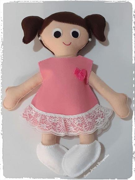 Boneca Troca Roupinha de Feltro