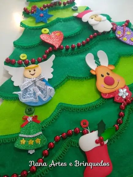 Árvore de Natal de parede em feltro