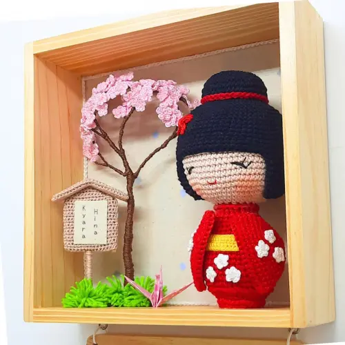 Enfeite porta maternidade oriental Kokeshi e sakurá