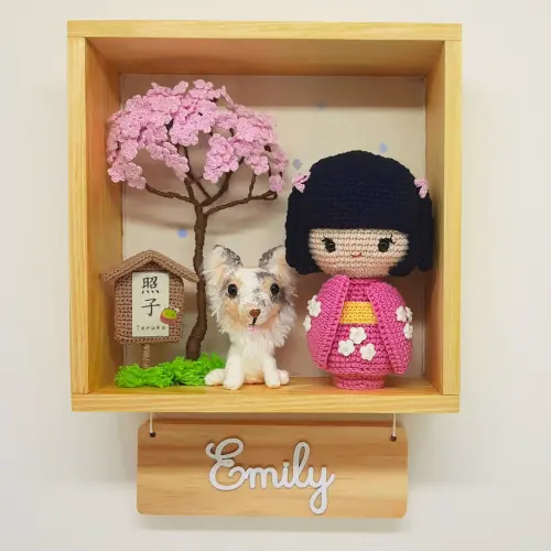 Enfeite porta maternidade oriental Kokeshi, sakurá e cachorrinho