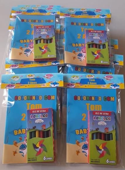 Kit para Colorir Revistinha com Giz de Cera Baby Shark