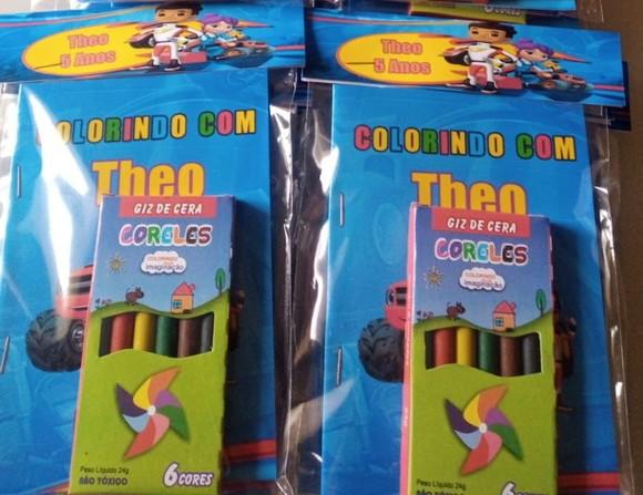 Kit para Colorir Revistinha com Giz de Cera Blaze