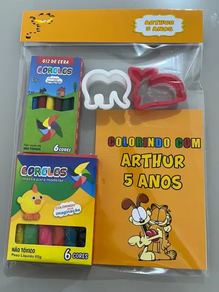 Kit para Colorir + Kit Massinha com Giz de Cera Garfield