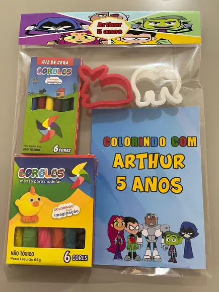 Kit para Colorir + Kit Massinha com Giz de Cera Jovens Titãs