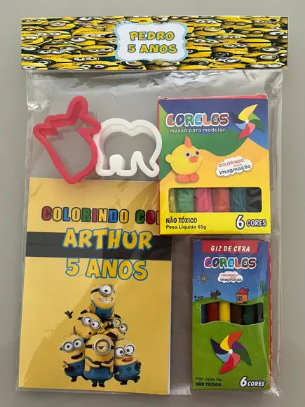Kit para Colorir + Kit Massinha com Giz de Cera Minions