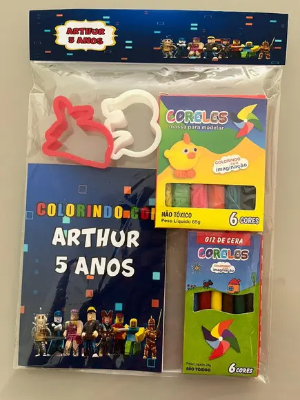 Kit para Colorir + Kit Massinha com Giz de Cera Roblox