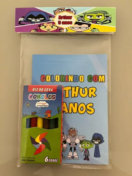 Kit para Colorir Revistinha com Giz de Cera Jovens Titãs
