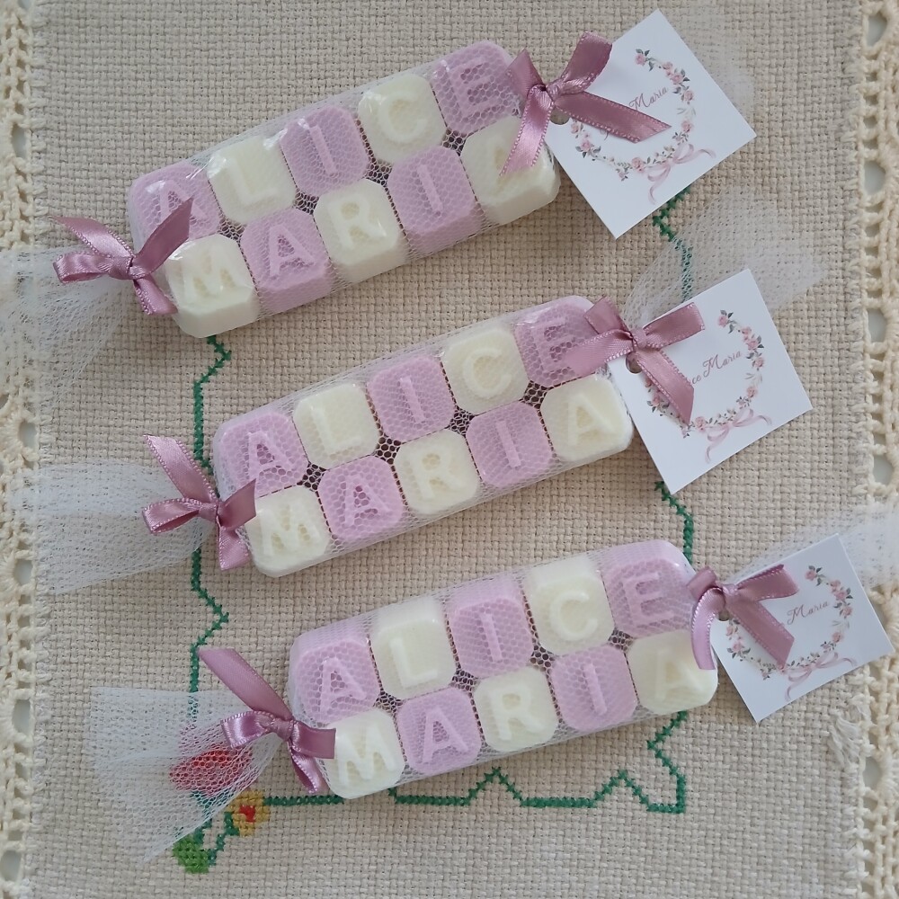 Lembrancinha nome de 10 letras em sabonete