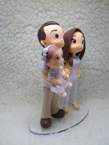 Casal com Bebê em Biscuit