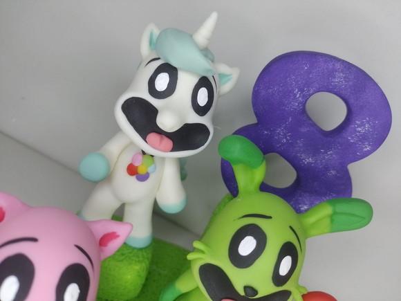 Topo Smilling Critters