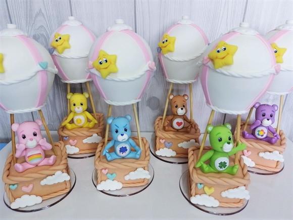 Ursinho Carinhoso no Balão 20cm (biscuit)