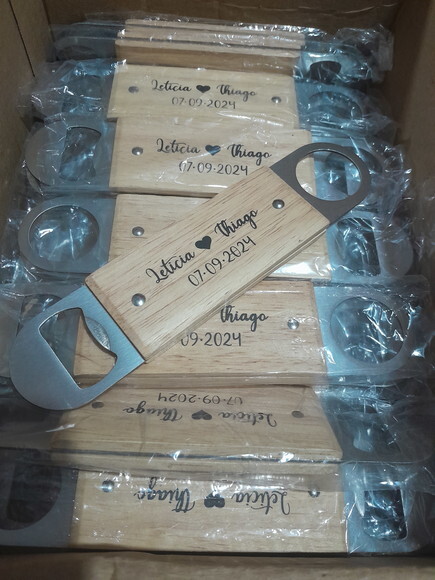 Abridor de Garrafa Madeira Personalizado